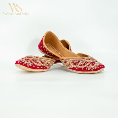 Laal Pari Jutti