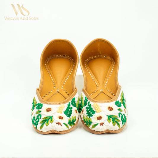 Punjabi Juttis I Weaves and Soles